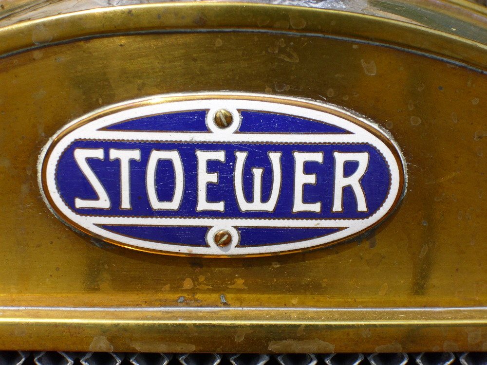 Emblem eines Stoewer-Autos im Technikmuseum in Stettin. Foto: buch-t gemeinfrei